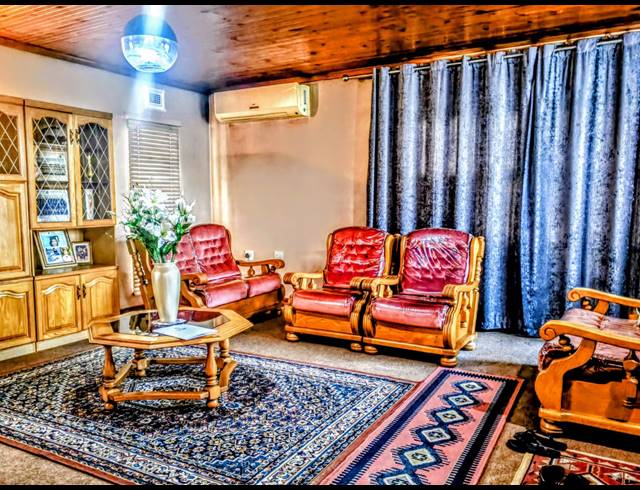 4 BEDROOM HOUSE FOR SALE IN SHALLCROSS